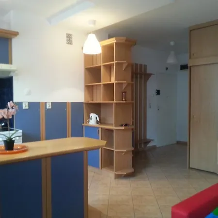Honey's Bee Apartman